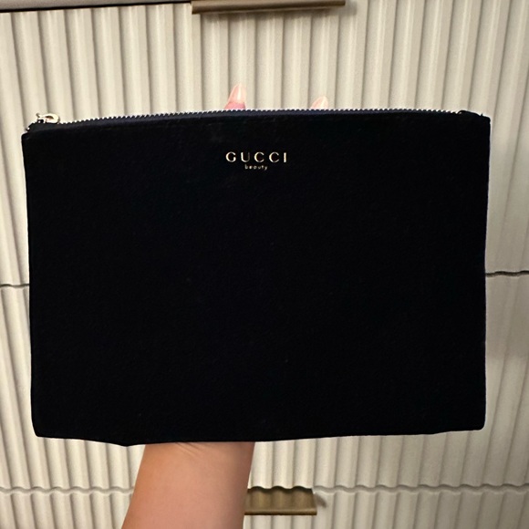 ⚡️Gucci•One of a Kind Cosmetic Bag👛✨ - Picture 1 of 3